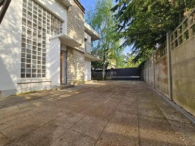 Maison - 149 m² - 7 pièces