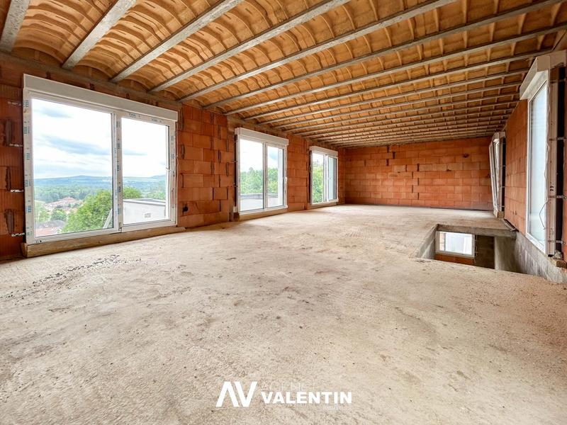 Maison - 200 m² - 5 pièces