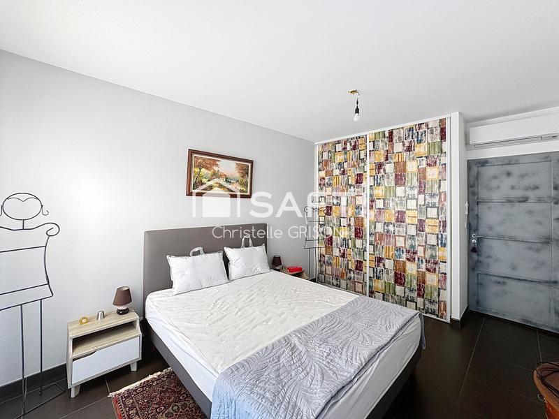 Maison - 220 m² - 5 pièces