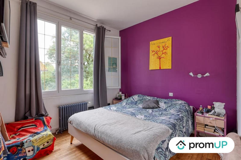 Maison traditionnelle - 210 m² - 6 pièces