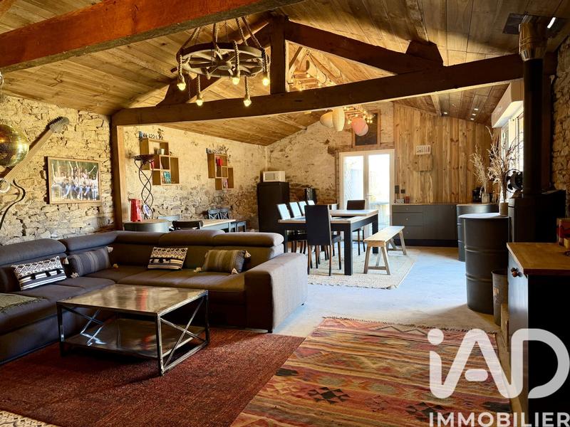 Maison - 180 m² - 7 pièces