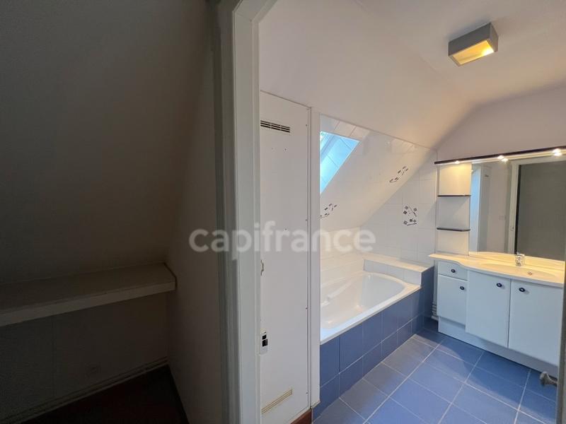 Appartement - 90 m² - 4 pièces