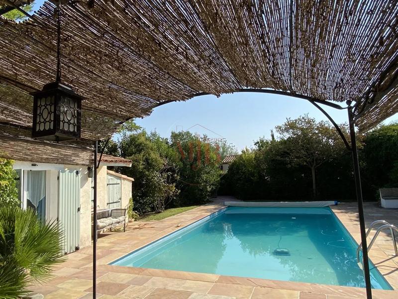 Villa - 210 m² - 7 pièces