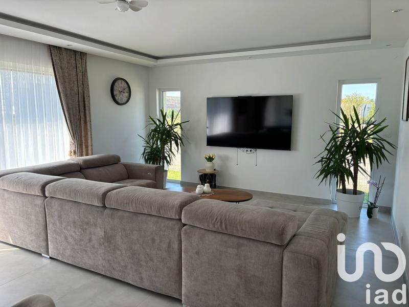 Maison - 143 m² - 8 pièces