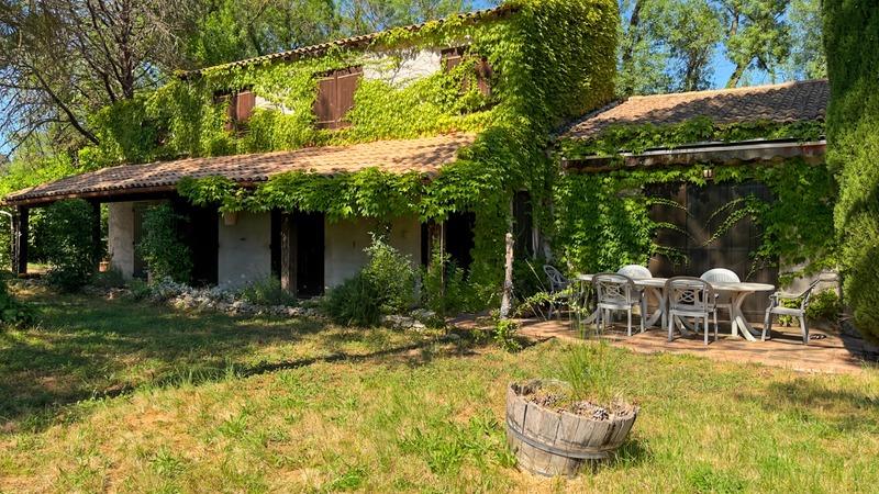 Demeure - 206 m² - 11 pièces