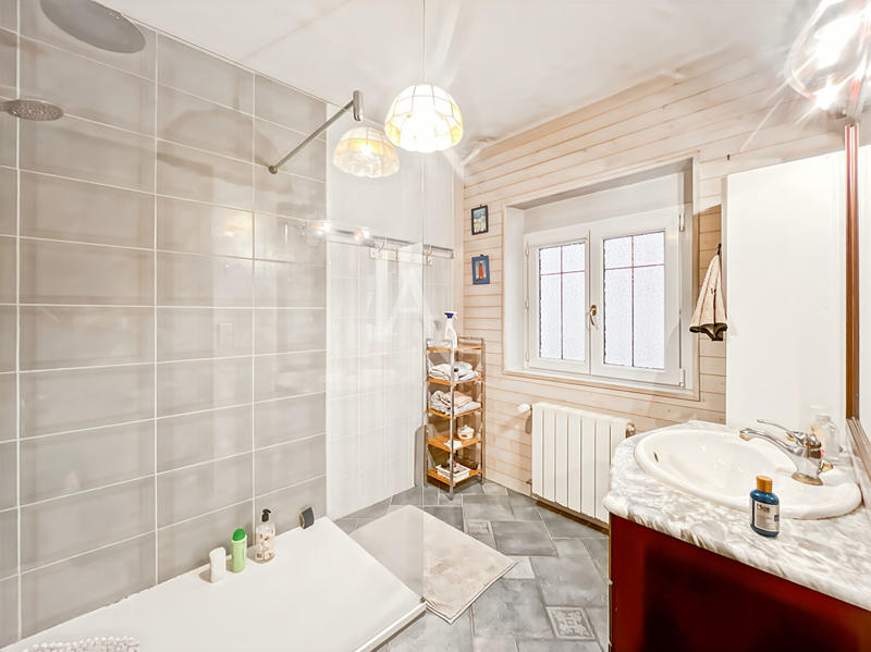 Maison - 188 m² - 7 pièces