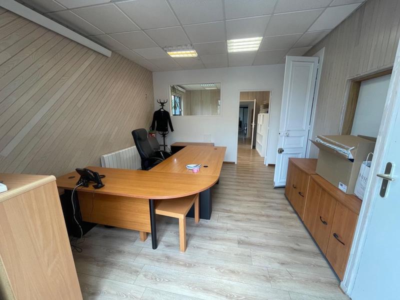 Local commercial - 1 460 m² - 5 pièces