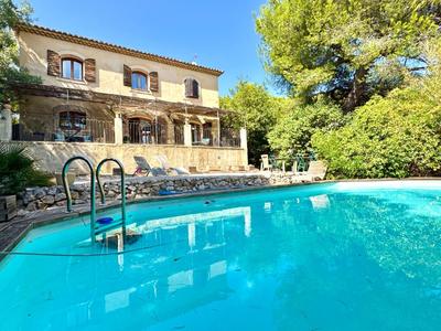 Villa - 160 m² - 5 pièces