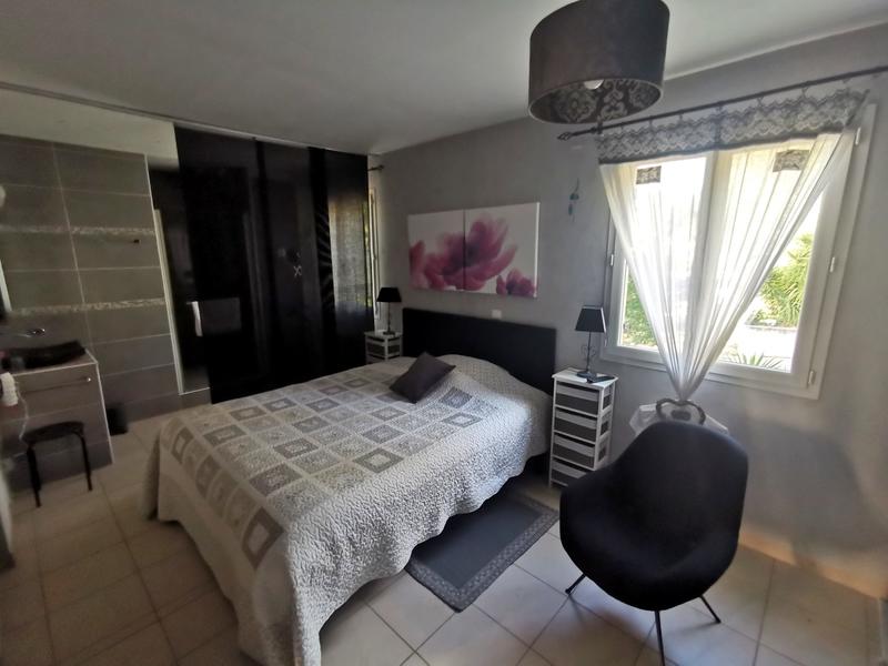 Maison traditionnelle - 185 m² - 7 pièces