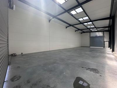 Entrepôt - 225 m² - 1 pièce