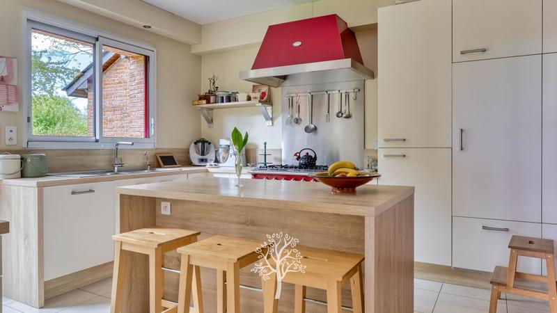 Maison - 325 m² - 7 pièces