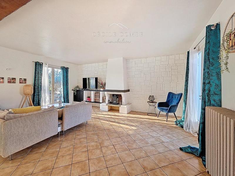 Pavillon - 180 m² - 7 pièces