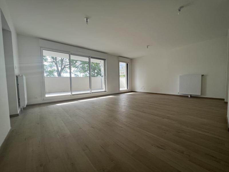 Appartement - 90 m² - 4 pièces