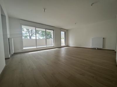 Appartement - 90 m² - 4 pièces
