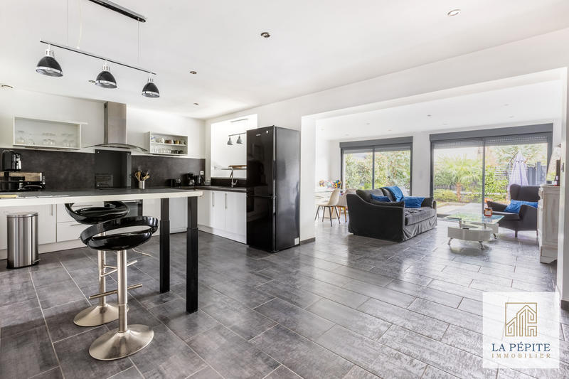 Maison - 106 m² - 4 pièces