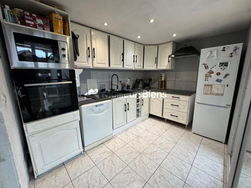 Propriété - 90 m² - 4 pièces