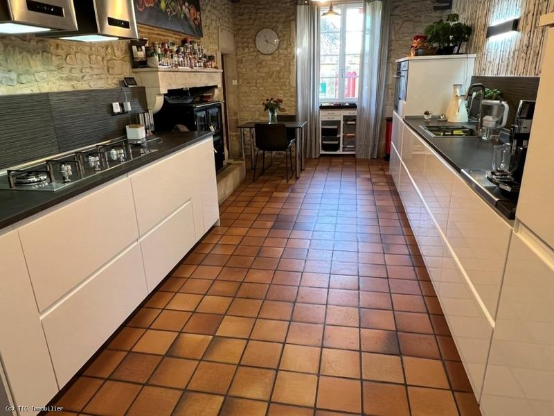 Maison - 218 m² - 7 pièces