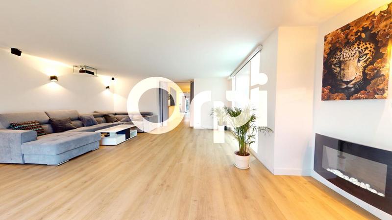 Maison - 300 m² - 9 pièces