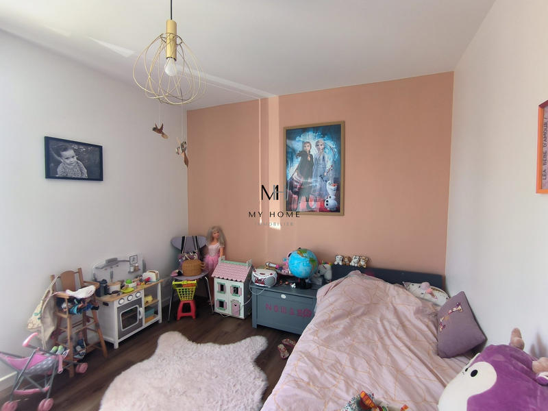 Maison - 200 m² - 8 pièces