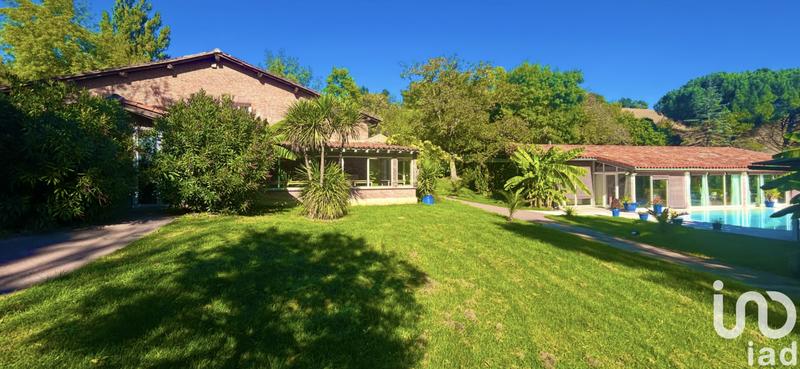 Maison - 825 m² - 15 pièces