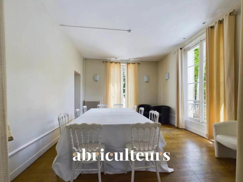 Château - 1 000 m² - 16 pièces