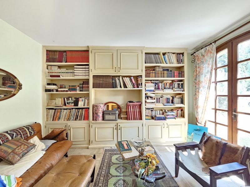 Maison - 236 m² - 7 pièces