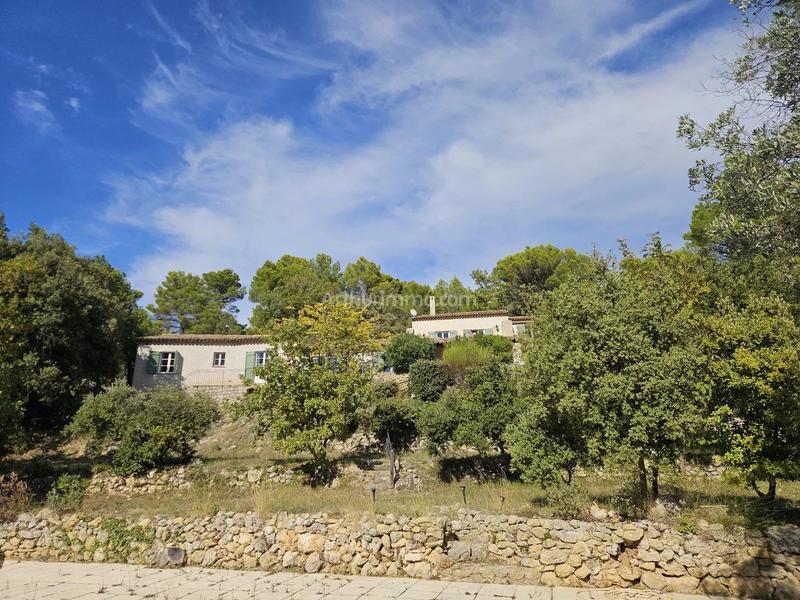 Maison - 261 m² - 7 pièces