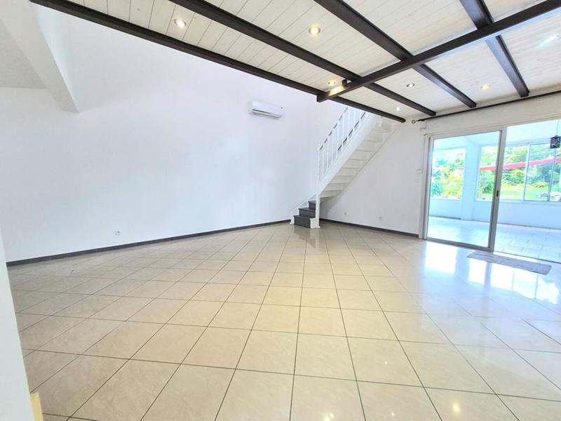 Maison - 181 m² - 3 pièces