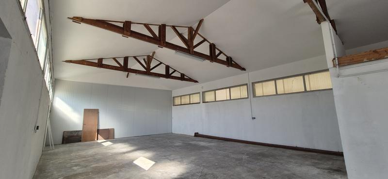 Entrepôt - 252 m² - 4 pièces