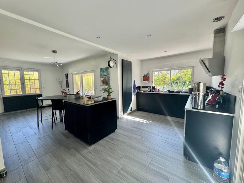 Maison - 182 m² - 7 pièces