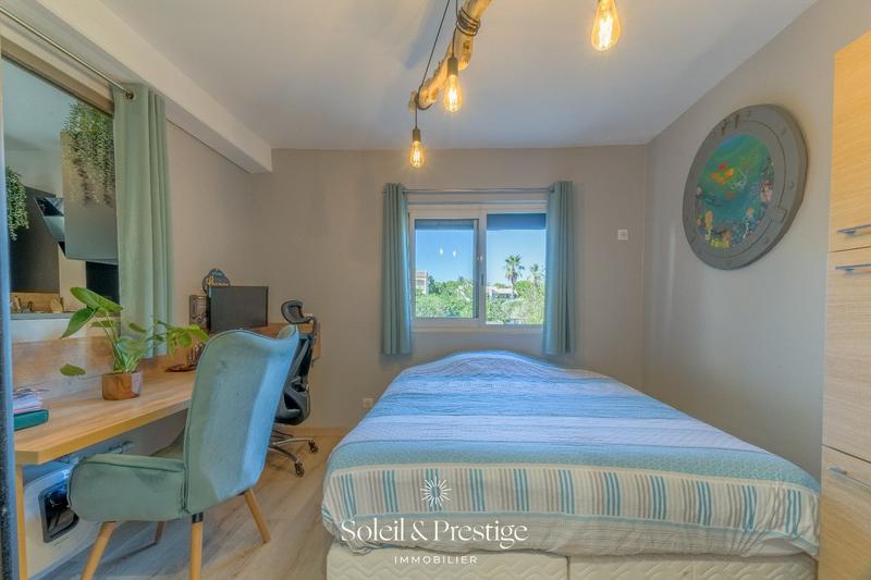 Maison - 180 m² - 9 pièces