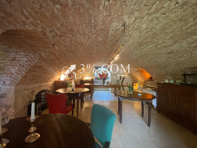 Propriété - 460 m² - 12 pièces