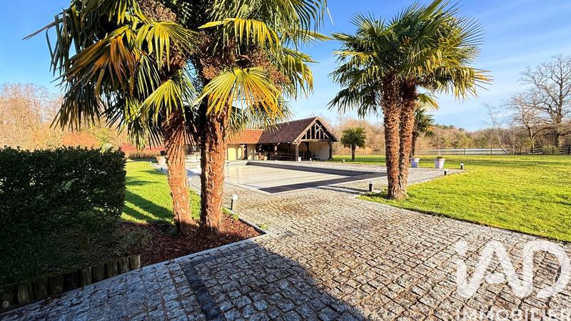 Maison - 870 m² - 24 pièces