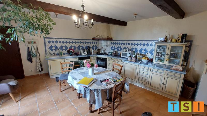 Maison - 230 m² - 7 pièces