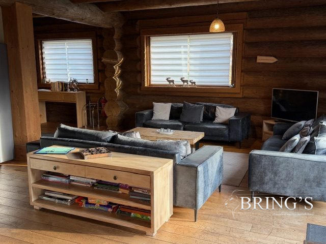 Châlet - 205 m² - 7 pièces