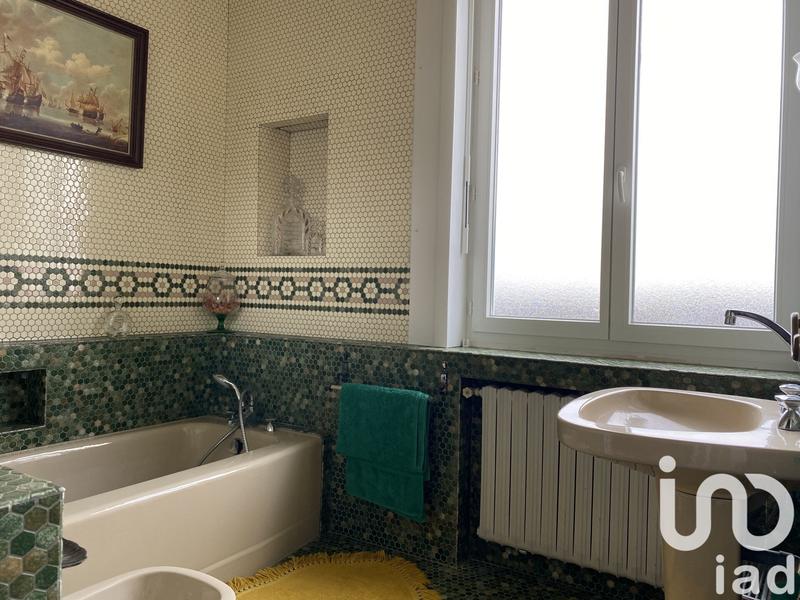 Maison - 300 m² - 13 pièces