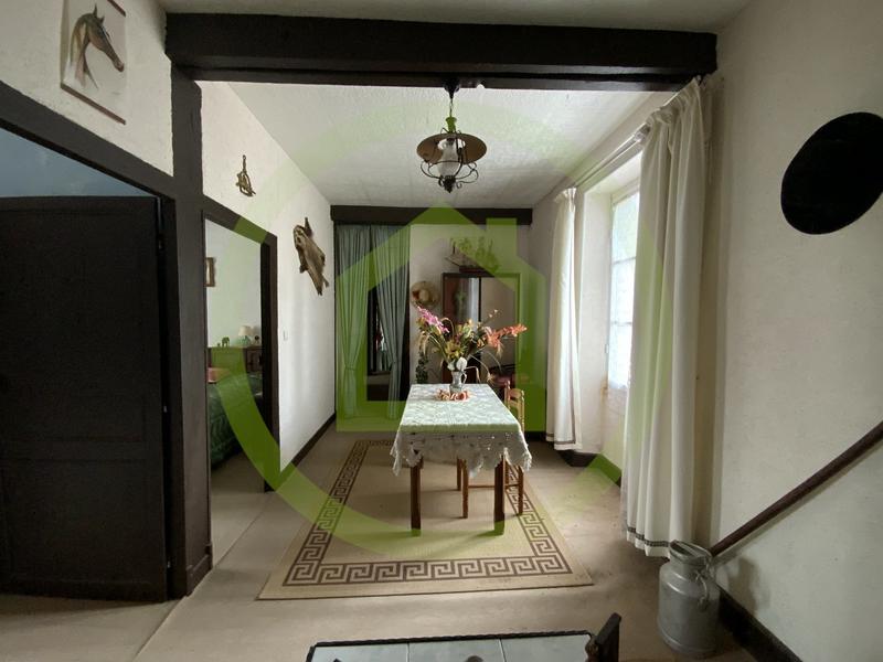 Maison - 185 m² - 8 pièces