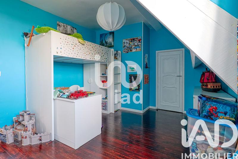 Maison - 232 m² - 7 pièces