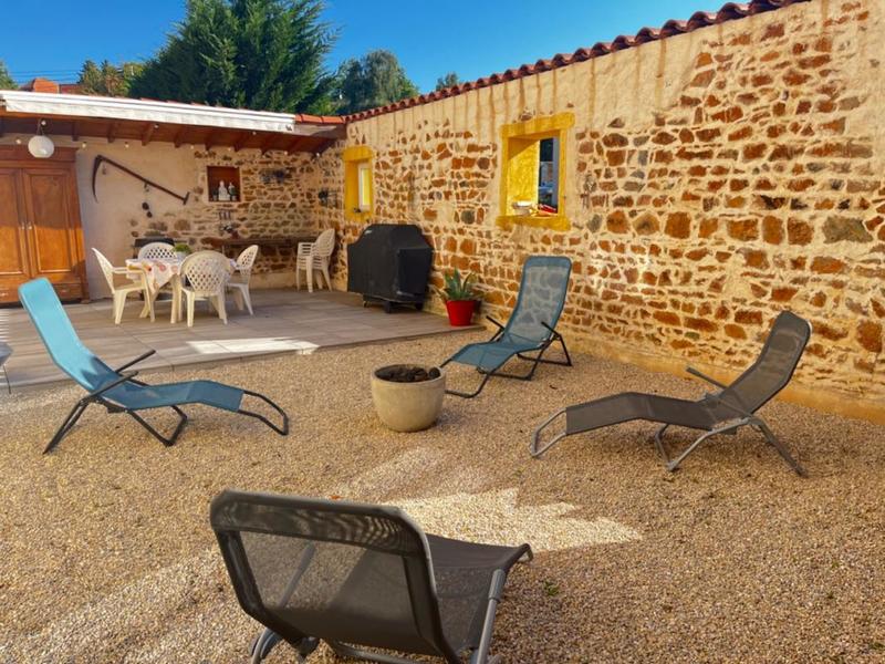 Maison en pierre - 284 m² - 7 pièces