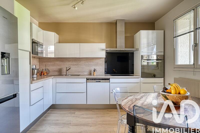 Maison - 177 m² - 7 pièces