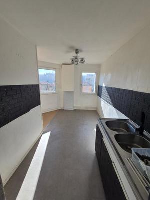 Appartement - 79 m² - 4 pièces