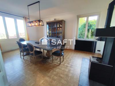 Maison - 206 m² - 10 pièces