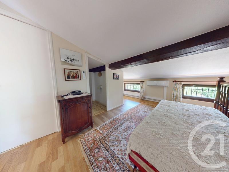 Maison - 267 m² - 6 pièces