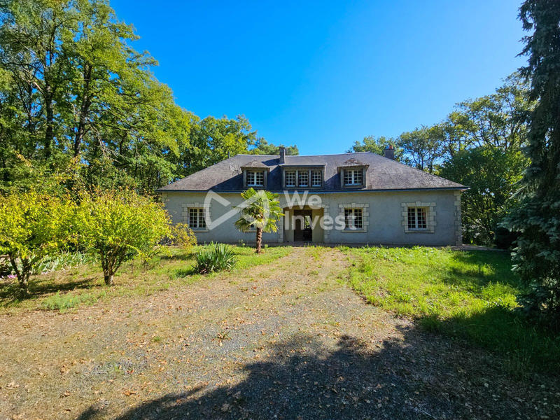 Maison - 250 m² - 8 pièces