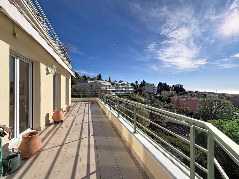 Appartement - 82 m² - 3 pièces