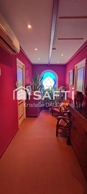 Maison - 240 m² - 8 pièces