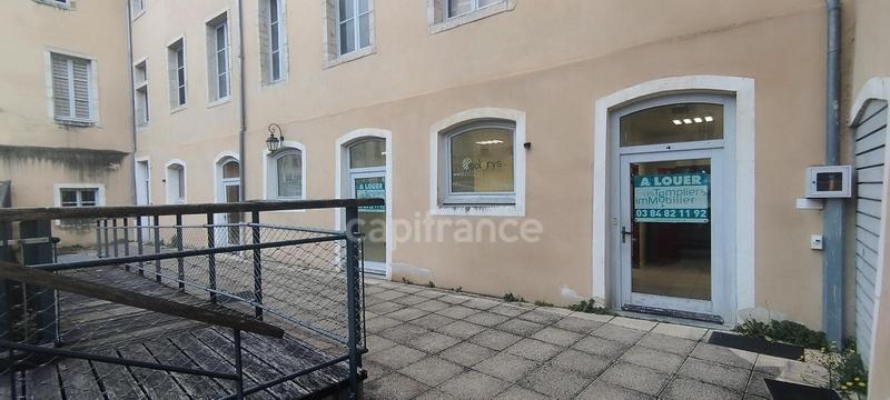 Bureau - 150 m² - 9 pièces