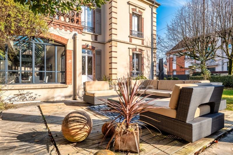 Maison bourgeoise - 235 m² - 8 pièces