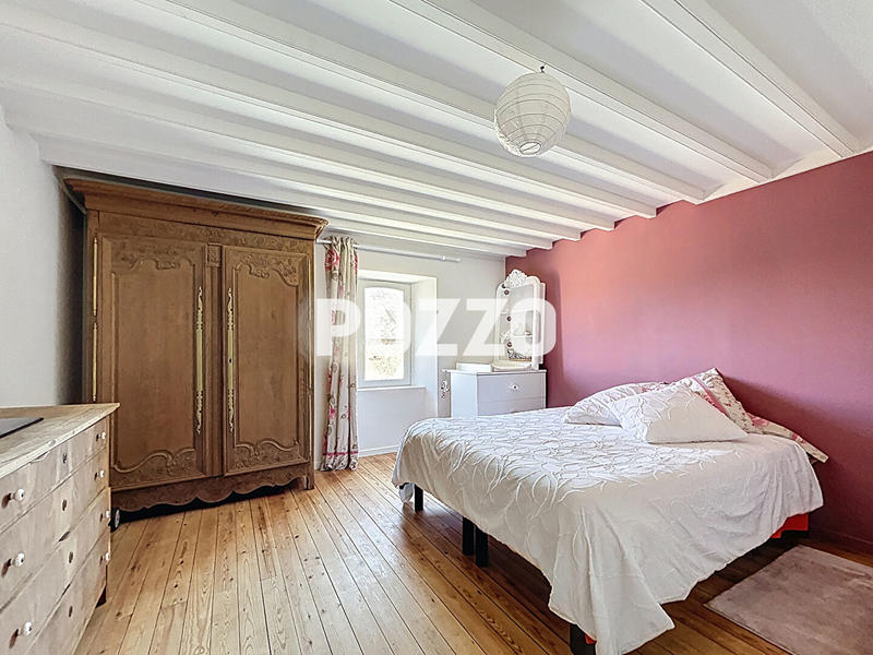Maison - 192 m² - 9 pièces