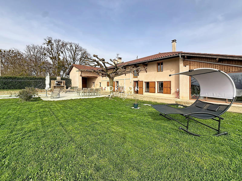 Maison ancienne - 206 m² - 8 pièces